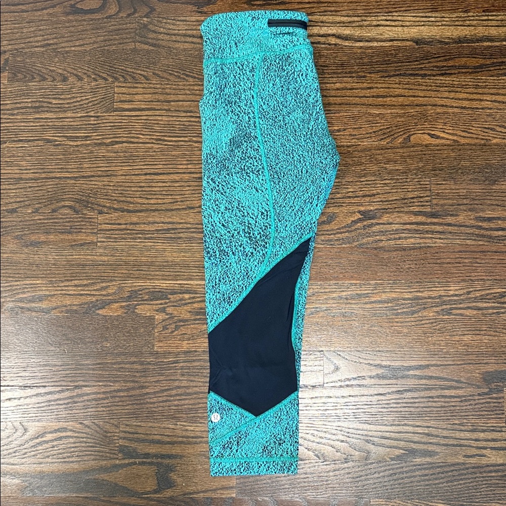 Lululemon Athletica Turquoise/Green and Black Leggings
